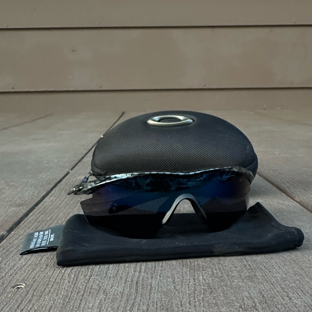 RARE* Oakley Carbon Fiber M2 Frame Sunglassess
